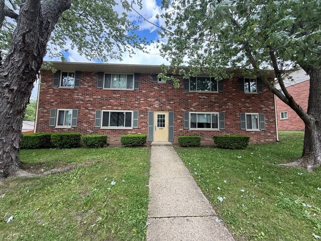 property at 1928 SW E St
