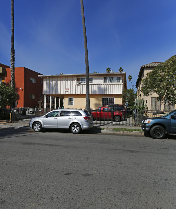 929 S Mariposa Ave in Los Angeles, CA - Building Photo