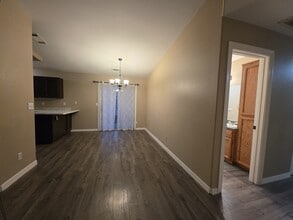 303 Pinon Way in Red Bluff, CA - Building Photo - Building Photo