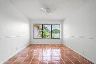 9405 Dundee Dr in Wellington, FL - Building Photo - Building Photo