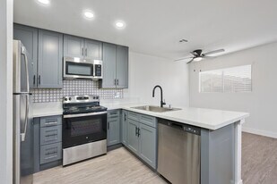 Country Club Apartments in San Bernardino, CA - Building Photo