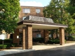 1375 Rebecca Dr in Hoffman Estates, IL - Building Photo