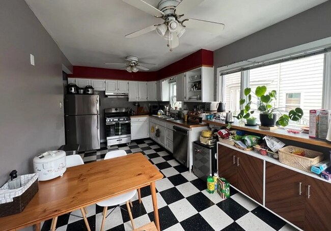 45 Franklin St, Unit 1 in Somerville, MA - Foto de edificio - Building Photo