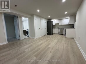 52 Nisbet Dr in Aurora, ON - Building Photo - Building Photo