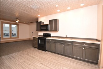 152 Court St in Watertown, NY - Building Photo - Building Photo