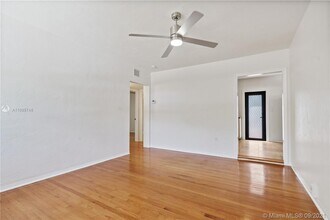 3200 Elizabeth St-Unit -3200 in Miami, FL - Building Photo - Building Photo