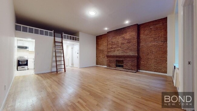 property at 36 W 73rd St