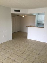 7220 NW 179th St-Unit -211 in Hialeah, FL - Building Photo - Building Photo