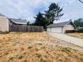 841 S MacArthur St in Tacoma, WA - Building Photo - Building Photo