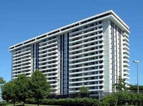 Channel Club Tower in Monmouth Beach, NJ - Building Photo - Building Photo