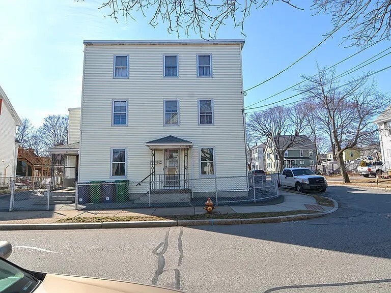 23 Jasset St in Newton, MA - Foto de edificio