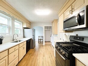 31 Grassmere Rd in Brookline, MA - Building Photo - Building Photo