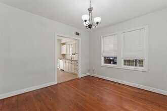 3913 University Blvd in Houston, TX - Foto de edificio - Building Photo
