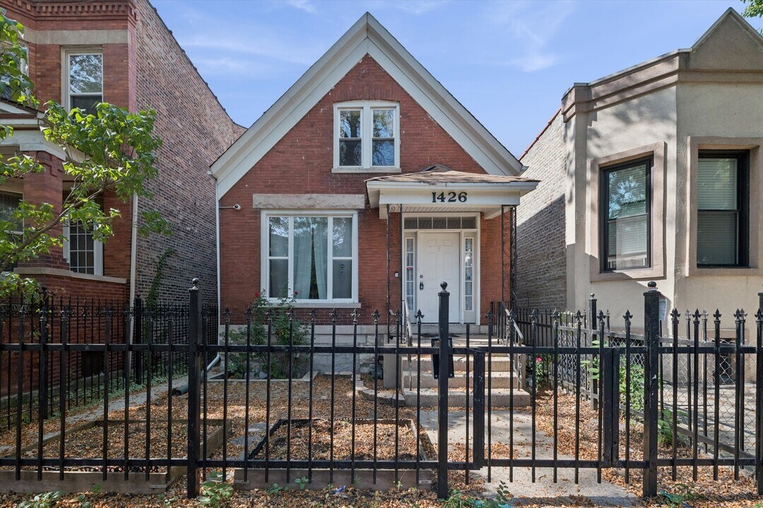 1426 N Avers Ave in Chicago, IL - Foto de edificio