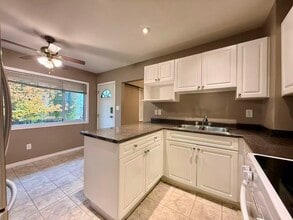 650 Roderick Ave in Coquitlam, BC - Building Photo - Building Photo