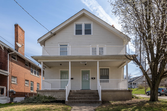 4400 Greenlee Ave-Unit -1st Flr in Cincinnati, OH - Foto de edificio - Building Photo