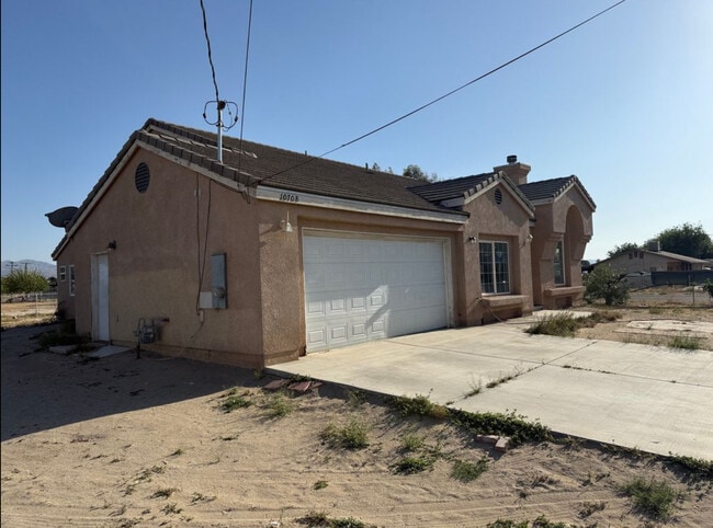 10708 E Avenue R4 in Littlerock, CA - Building Photo - Building Photo