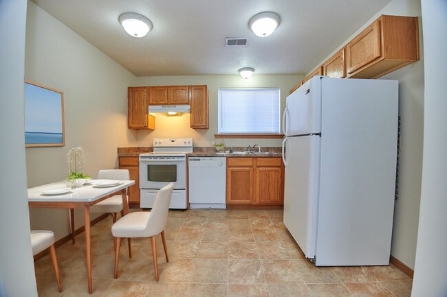 The Ridge Apartments & Townhomes in Charleston, WV - Foto de edificio - Building Photo