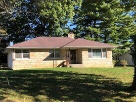 2509 Eastgate Ln in Bloomington, IN - Building Photo