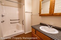 2215 W Wellington St photo'