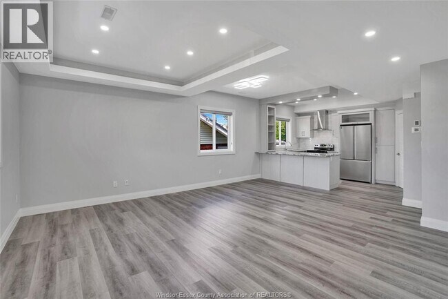 1054 Howard Ave in Windsor, ON - Building Photo - Building Photo