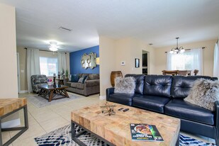 10926 N 29th St in Tampa, FL - Building Photo