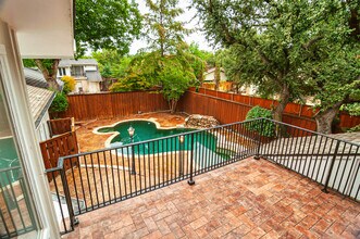 6940 Brookshire Dr in Dallas, TX - Building Photo - Building Photo