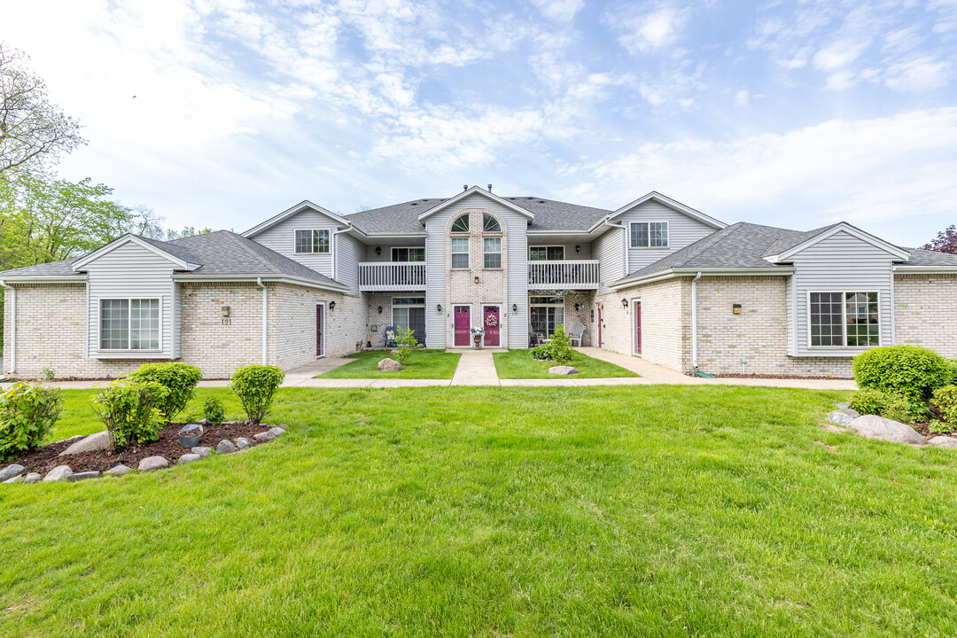 Kendal Creek in Oak Creek, WI - Foto de edificio