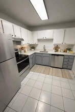 Crestwood Cove in Salt Lake City, UT - Building Photo - Building Photo