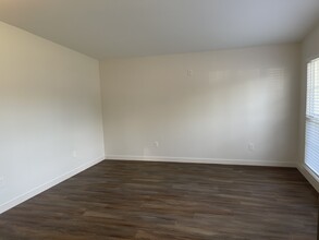 1210 E Monroe Dr in Shawnee, OK - Building Photo - Building Photo