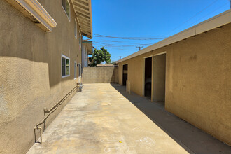 1960 Evergreen St in La Verne, CA - Building Photo - Building Photo