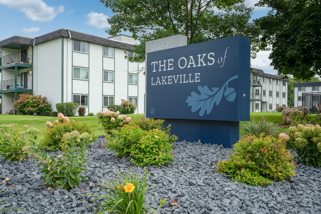 The Oaks of Lakeville in Lakeville, MN - Foto de edificio