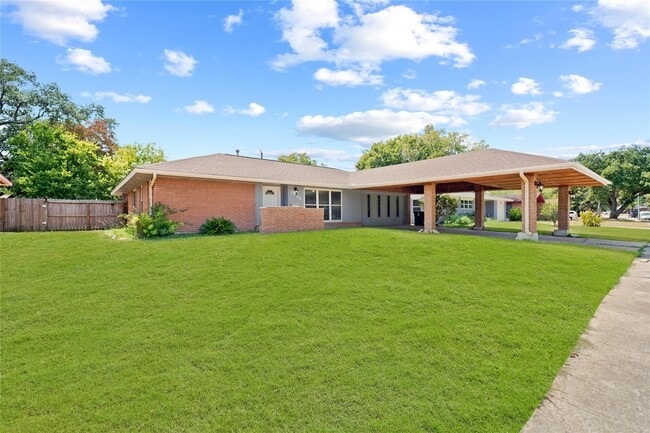 property at 2835 Dragonwick Dr