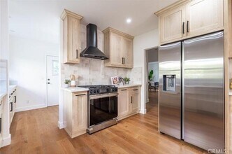 230 Orizaba Ave in Long Beach, CA - Building Photo - Building Photo