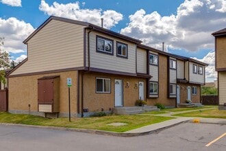 Cavell Ridge Townhomes in Edmonton, AB - Building Photo - Building Photo