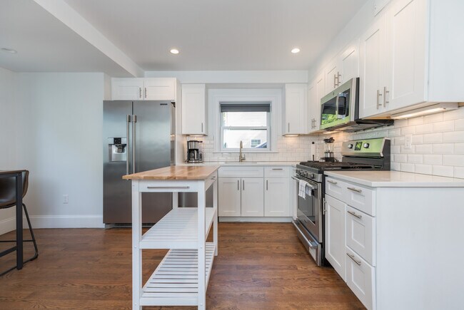 121 Centre St, Unit 2 in Boston, MA - Foto de edificio - Building Photo