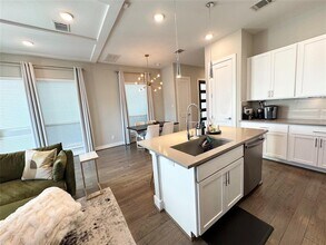 4513 Whitney Pkwy in Houston, TX - Building Photo - Building Photo