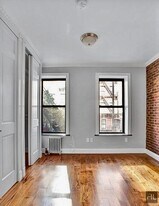 East 1st Street, Unit 2R in New York, NY - Building Photo