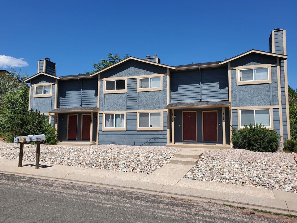 2349 Split Rock Dr in Colorado Springs, CO - Building Photo