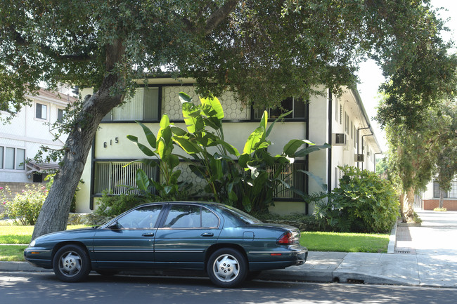 615 N Monterey St in Alhambra, CA - Building Photo - Building Photo