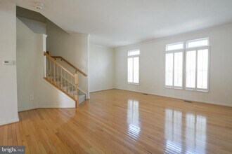 5080 Grimm Dr in Alexandria, VA - Building Photo - Building Photo