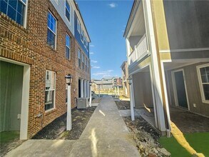 305 Frederick Wy in Cranberry Township, PA - Building Photo - Building Photo