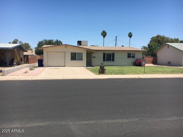 318 E La Jolla Dr in Tempe, AZ - Building Photo