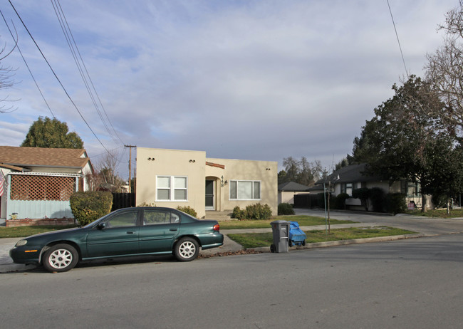 448 B St in Hollister, CA - Building Photo - Building Photo