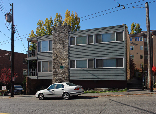 1215 Queen Anne Ave N in Seattle, WA - Building Photo - Building Photo