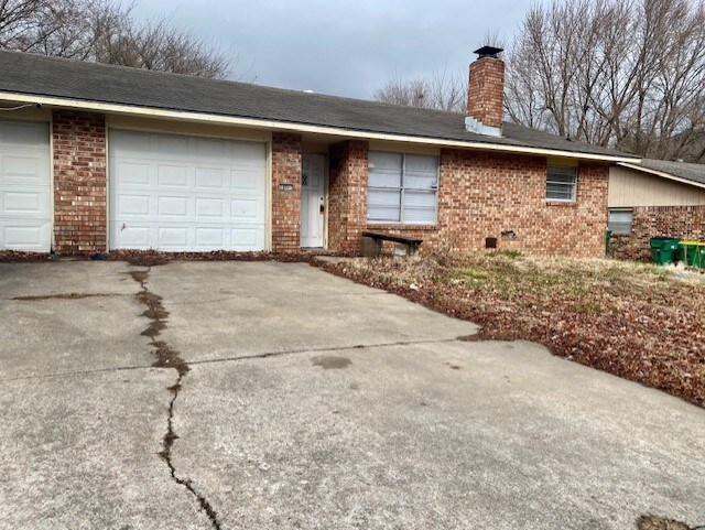 1804 Kimbrough St in Springdale, AR - Building Photo