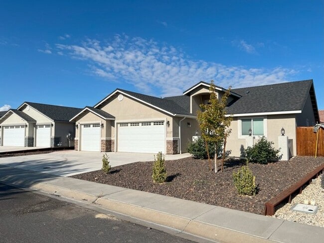1117 Dixie Ln in Fernley, NV - Building Photo - Building Photo