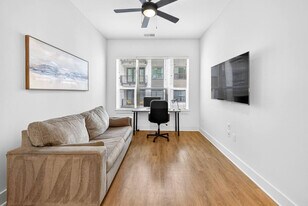 1001 N Himes Ave in Tampa, FL - Building Photo