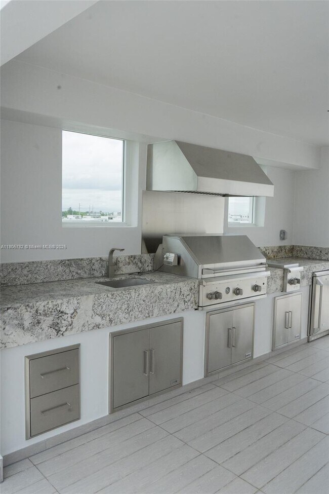 10360 NW 64th St in Doral, FL - Building Photo - Building Photo