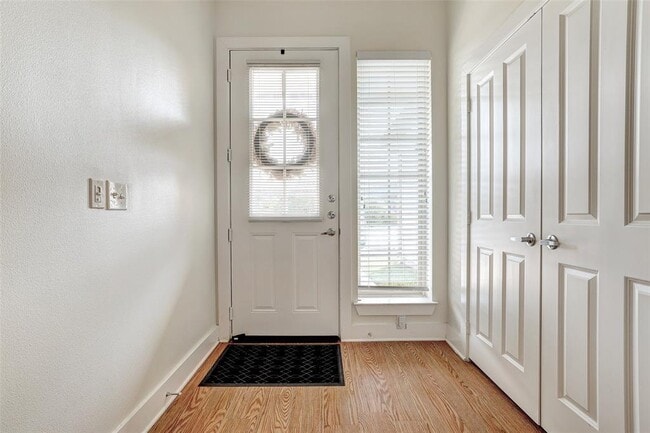 2400 Louis Henna Blvd in Round Rock, TX - Foto de edificio - Building Photo